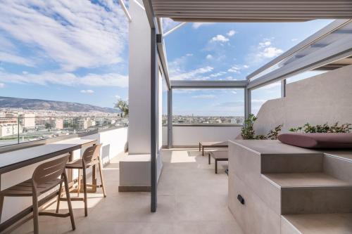 The HostMaster 910 Loft