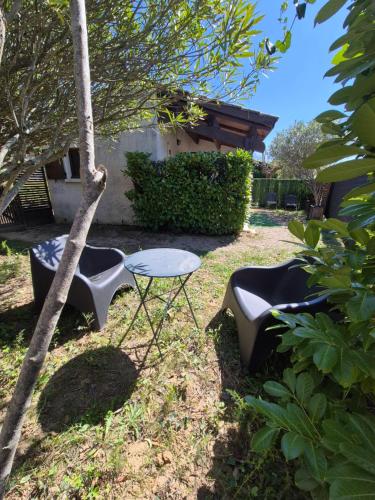 Petite Maison terrasse privée St Martin d'Ardèche
