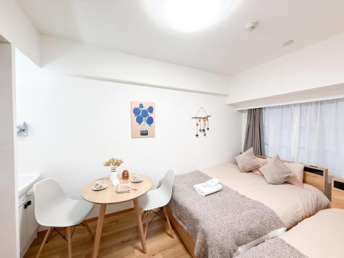 JR Shin-Osaka 1 min Airport direct Namba Umeda USJ direct 2 beds 3 people Wet and dry separation and kitchen