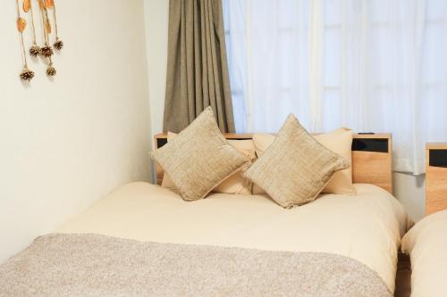 JR Shin-Osaka 1 min Airport direct Namba Umeda USJ direct 2 beds 3 people Wet and dry separation and kitchen