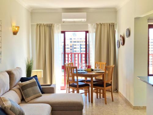 Blue Ocean View - Beach Walk, Sea View, Parking, AC