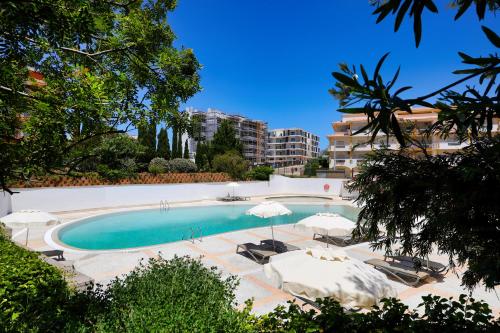 Blue Ocean View - Beach Walk, Sea View, Parking, AC