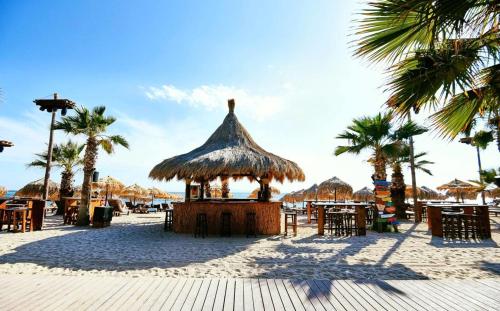 Sea View Beach Penthouse - Athens Coast