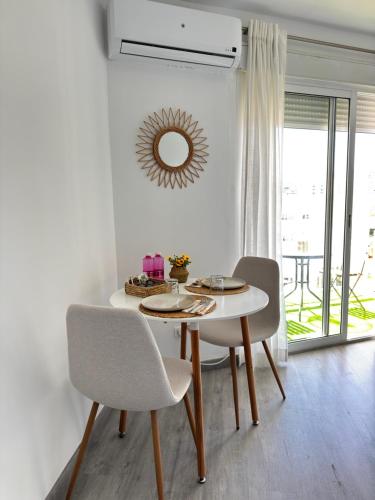 Estudio 1ª línea playa con Terraza vistas al mar- Piscinas y Parking Gratis-Benalmádena