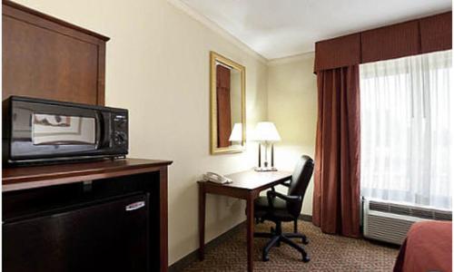 Kuchyň nebo kuchyňský kout v ubytování Holiday Inn Express Breaux Bridge by IHG