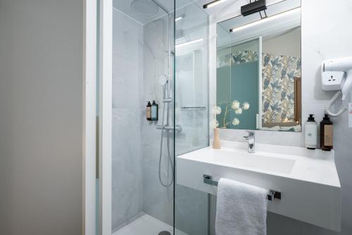 Urban Nest - Suites & Apartments