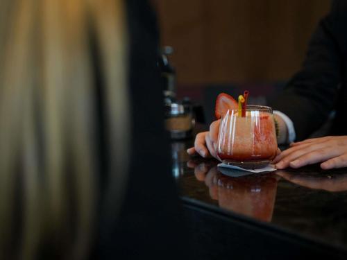 Mercure Prishtina City — Lounge or bar