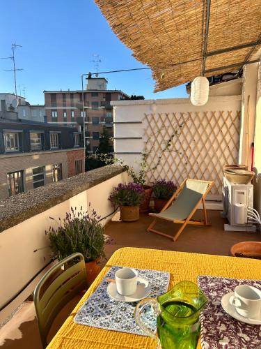 Sunny New Apt with Terrace 2 min Metro