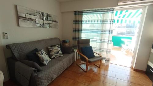 Cozy Apartment near the beach with private parking