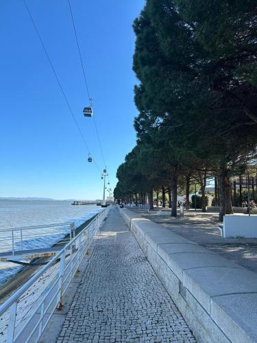 Comfy Old Style 2 Bedrooms Apartment - Close Aeroporto Lisbon