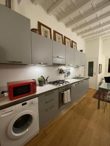 Charming 2BR in Santa Croce - Walk Everywhere