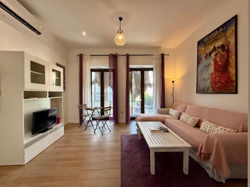 Cast2 Apartment right next to Puente Triana