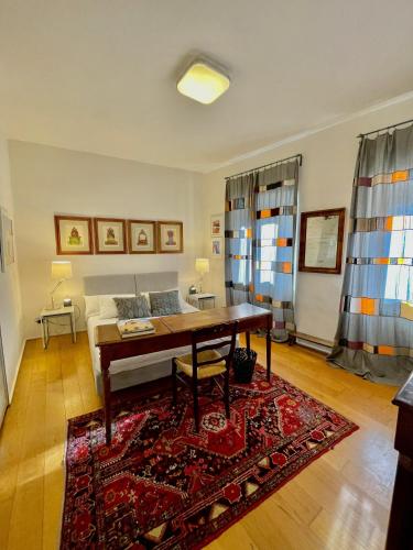 Charming 2BR in Santa Croce - Walk Everywhere
