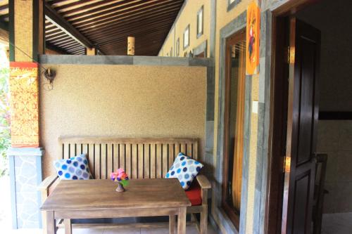 Балкон или терраса в Pondok Shindu Guest House