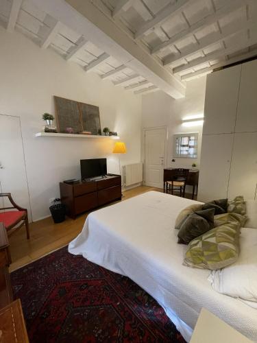 Charming 2BR in Santa Croce - Walk Everywhere