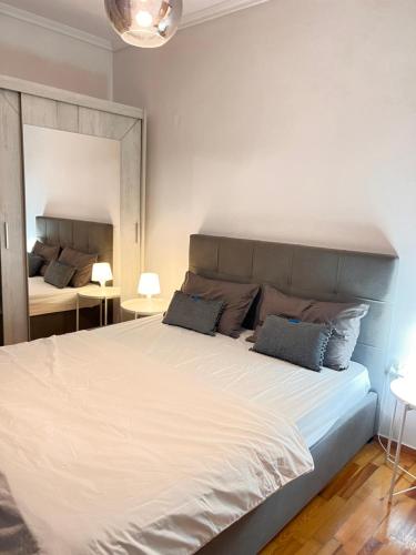 Spacious 2BR Apartment with Balcony near Metro Thessaloniki