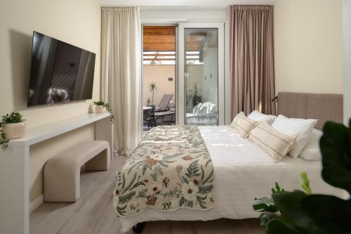 Luxury Apartment with Private heated pool - Žnjan Beach ANGALA
