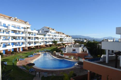 Fun & Work Apartment with Terrace & Pools, Duquesa Golf, Manilva