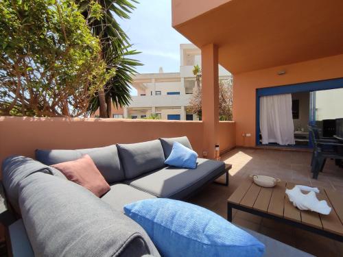 Fun & Work Apartment with Terrace & Pools, Duquesa Golf, Manilva