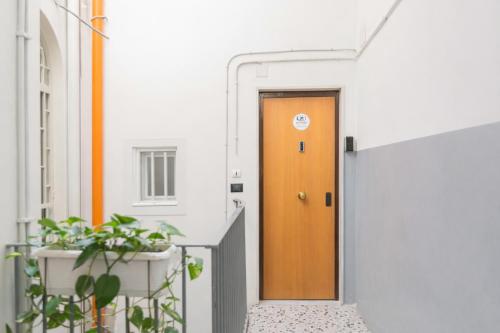 NEAR BARI VECCHIA & TRAIN STATION Typical Bari Home WITH Balcony photo 27