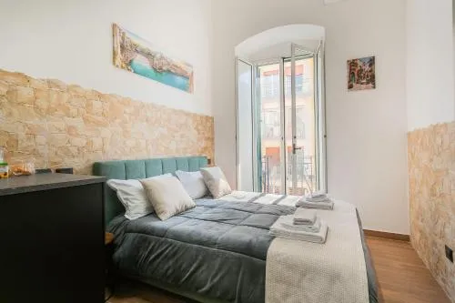 NEAR BARI VECCHIA & TRAIN STATION Typical Bari Home WITH Balcony photo 1