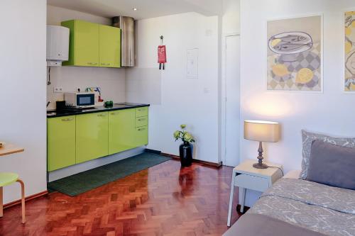 SWEET LEMON - Bright Studio near Metro & Airport