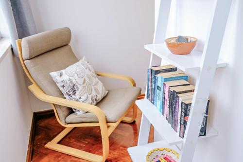 SWEET LEMON - Bright Studio near Metro & Airport