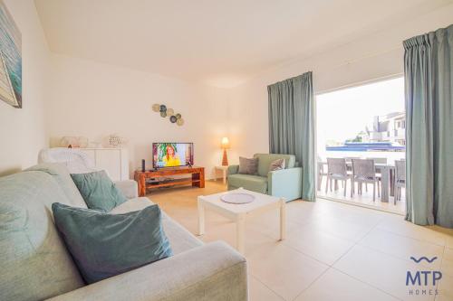 Vila San Remo by MTPhomes