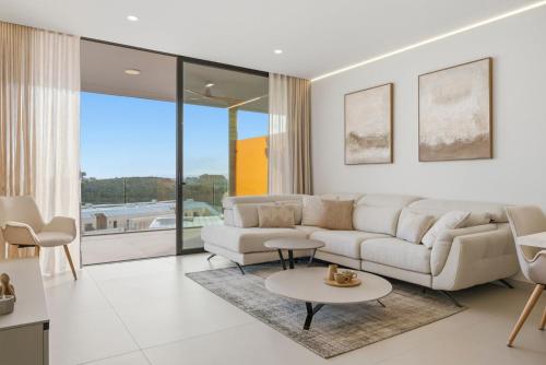 Luxury Apartment with Sea Views in Higuerón