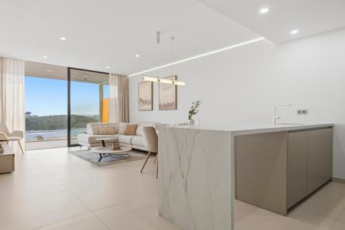 Luxury Apartment with Sea Views in Higuerón