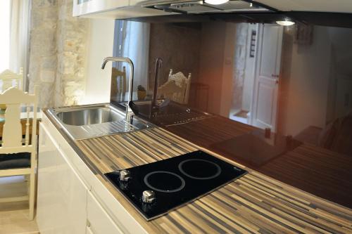 Apartments and rooms with WiFi Split - 25379