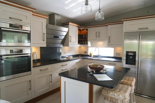 Private Vilamoura Villa with Pool and Large garden