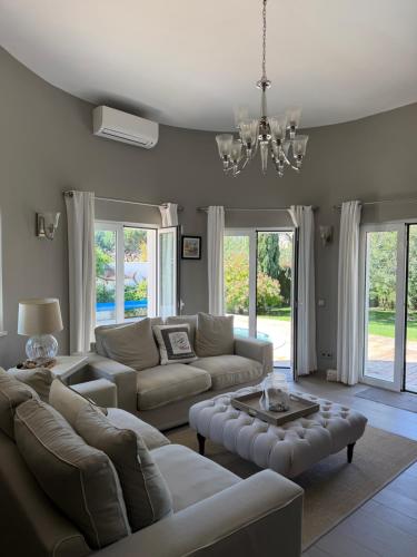 Private Vilamoura Villa with Pool and Large garden