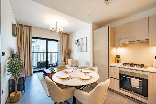 Premium One Bedroom Plus Study Canal View Sobha Hartland