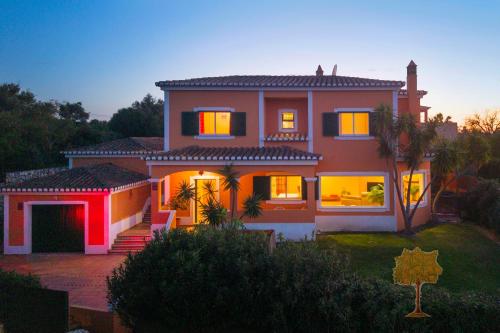 "Orange Tree Villa in Alvor - South - facing Family Villa with Private Poll"