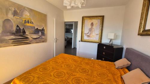 Sunny Terrace Oasis with Mont Blanc View in Central Geneva