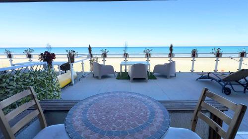 Davinci Seaview 2BDR Apartment Makenzy Larnaka