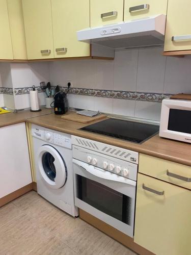 Apartamento tipo Resort, cerca playa, con parking