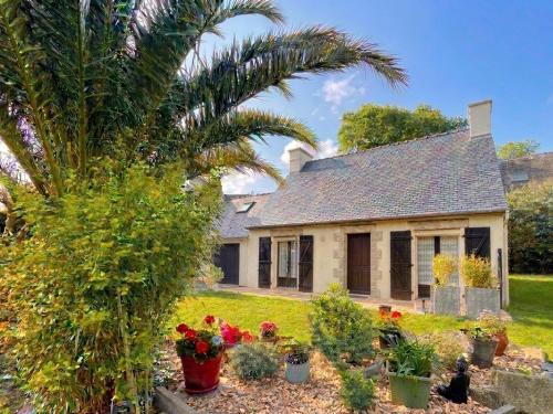 Maison 2** avec Jardin, Terrasse et Parking Privé à 800m de la Plage de Trestraou, Perros-Guirec - FR-1-542-23