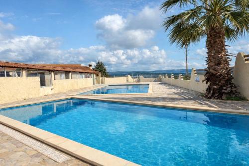 Piscina a Camping Borepo o a prop