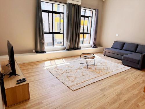 Downtown Spacious Suite-3min Metro
