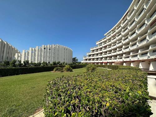 Deux pièces avec terrasse à 100m de la plage, animaux admis