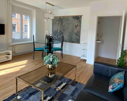 KAYA Zurich Apartment SAPPHIRE - Downtown 2BR Deluxe Apt