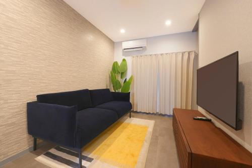 Tsutenkaku 1 min, JR, subway 2 min, single-family house, station close, Namba Shinsaibashi Kansai Airport Umeda, USJ direct