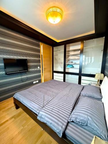Llit o llits en una habitació de Апартаменти Будва