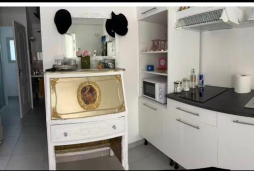 estudio con piscina y jacuzzi