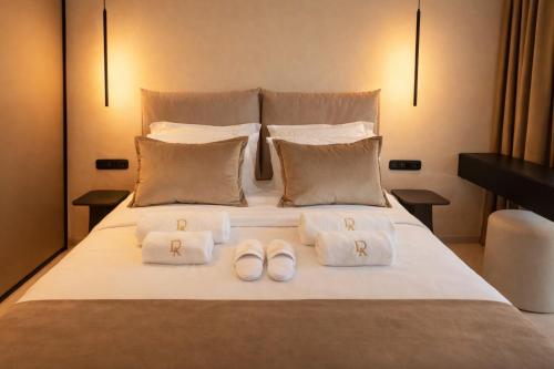 Domain Athens Nira
