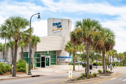 Modern Decor Stunning Ocean View Condo Sleeps 8 photo 77