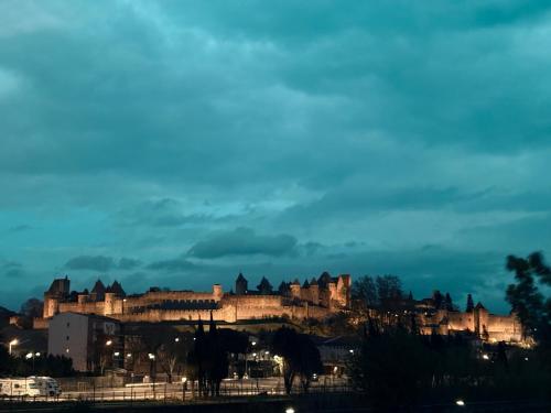 Chambre avec vue panoramique sur la Cité Médiévale