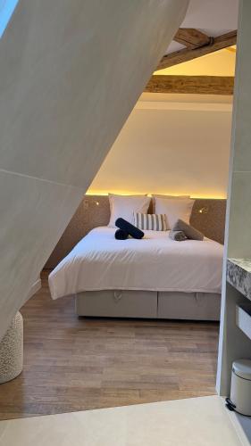 Eiffel Tower fully renovated 2026 apt with AC